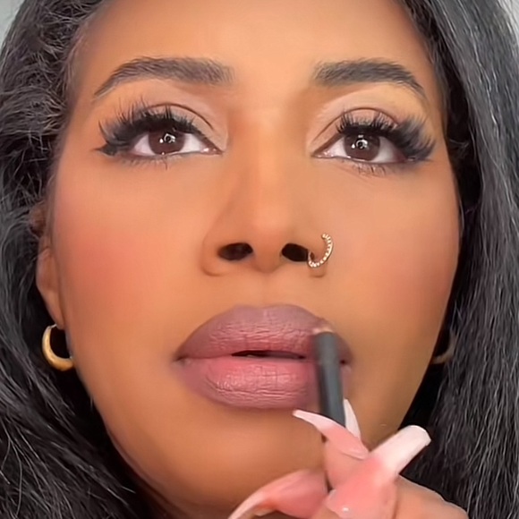 ‼️ LAST ONE 💋 VELVET TEDDY a M·A·CXIMAL SILKY MATTE LIPSTICK. RETAIL $25.  **NEW - Picture 9 of 14